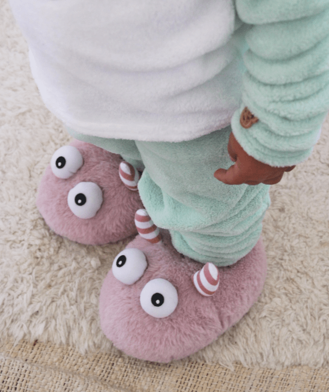 Zapatilla de casa de peluche monstruo rosa - Imagen 3